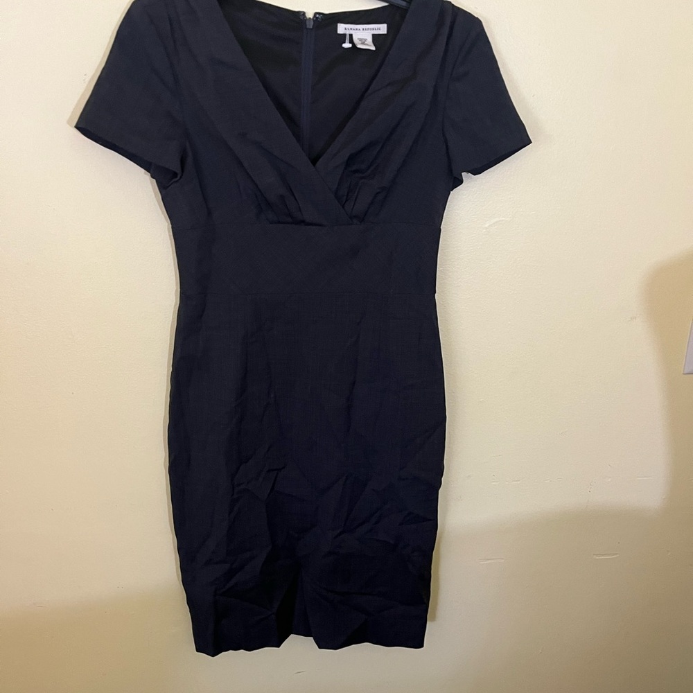 Banana Republic Blue Pleated Sheath Dress 0 Petite